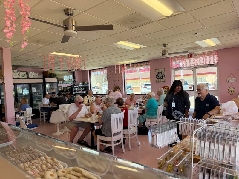 New York West Bakery, Sun City
