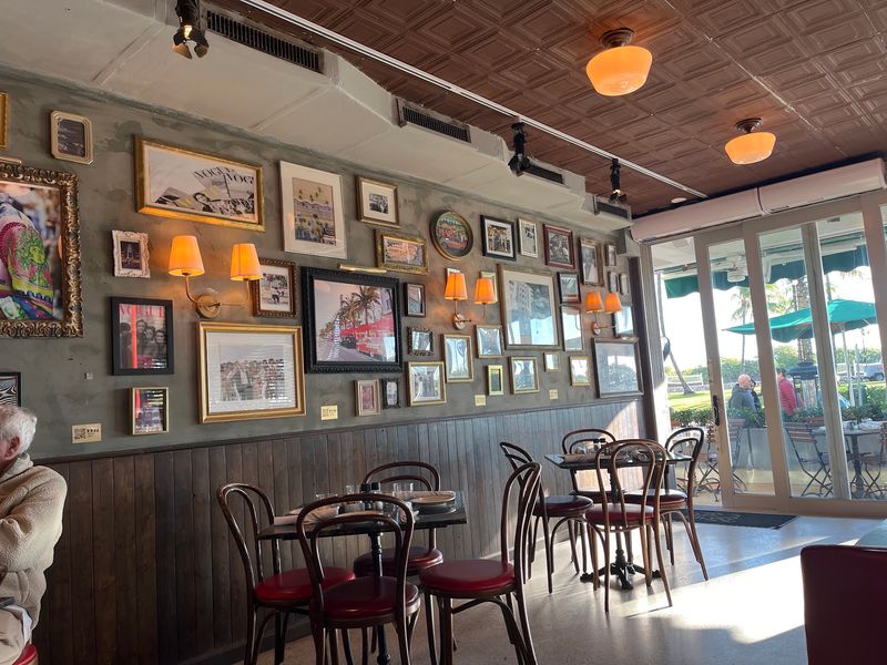 News Cafe