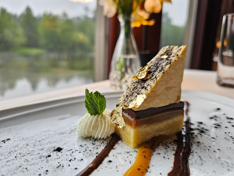 The Water's Edge Restaurant