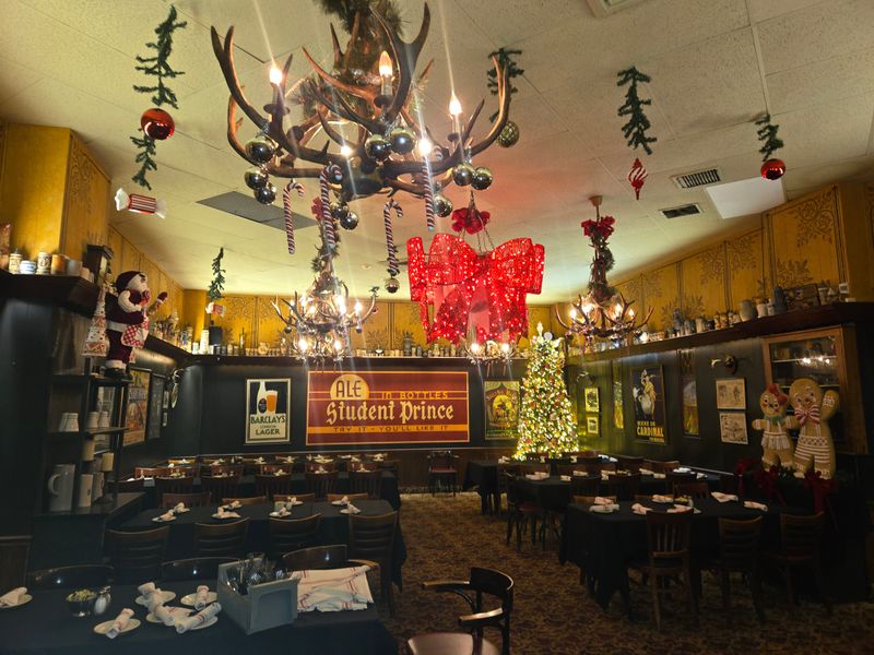 The Student Prince Cafe & The Fort, Springfield