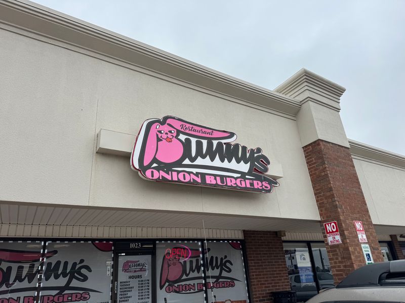 Bunny’s Onion Burger