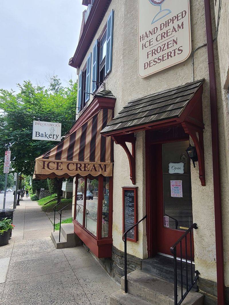 Bredenbeck's Bakery & Ice Cream Parlor