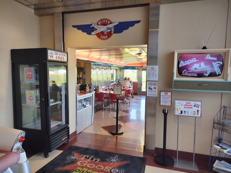 Tin Goose Diner – Port Clinton, Ohio