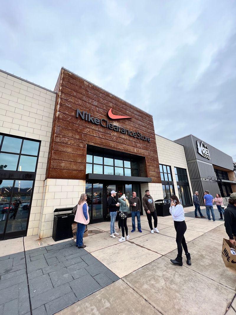 Nike Clearance Store, Pigeon Forge Nike Clearance Store, Pigeon Forge