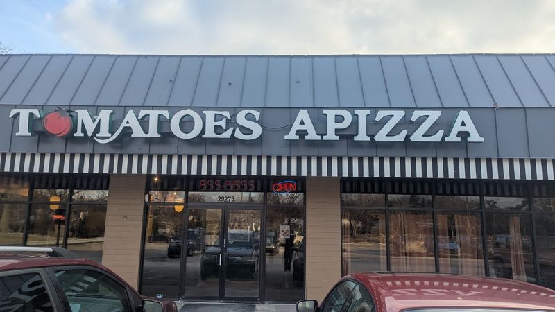 Tomatoes Apizza – Farmington Hills