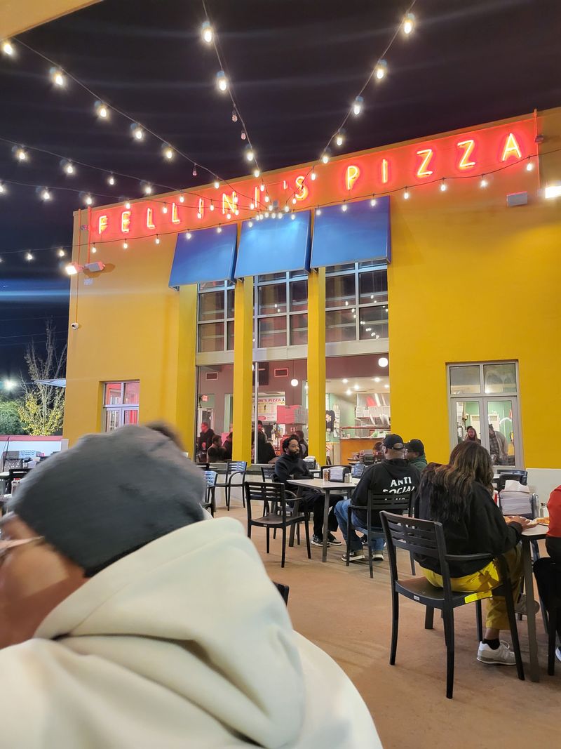 Fellini's Pizza – Multiple Locations