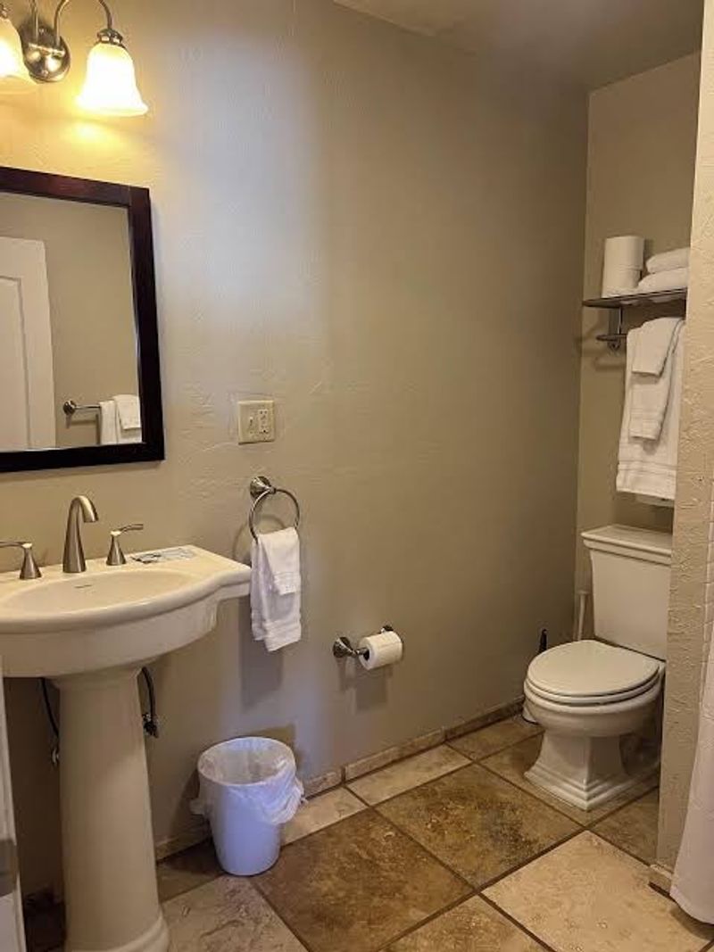 No Front Desk, But A Host Who Picks Up The Phone