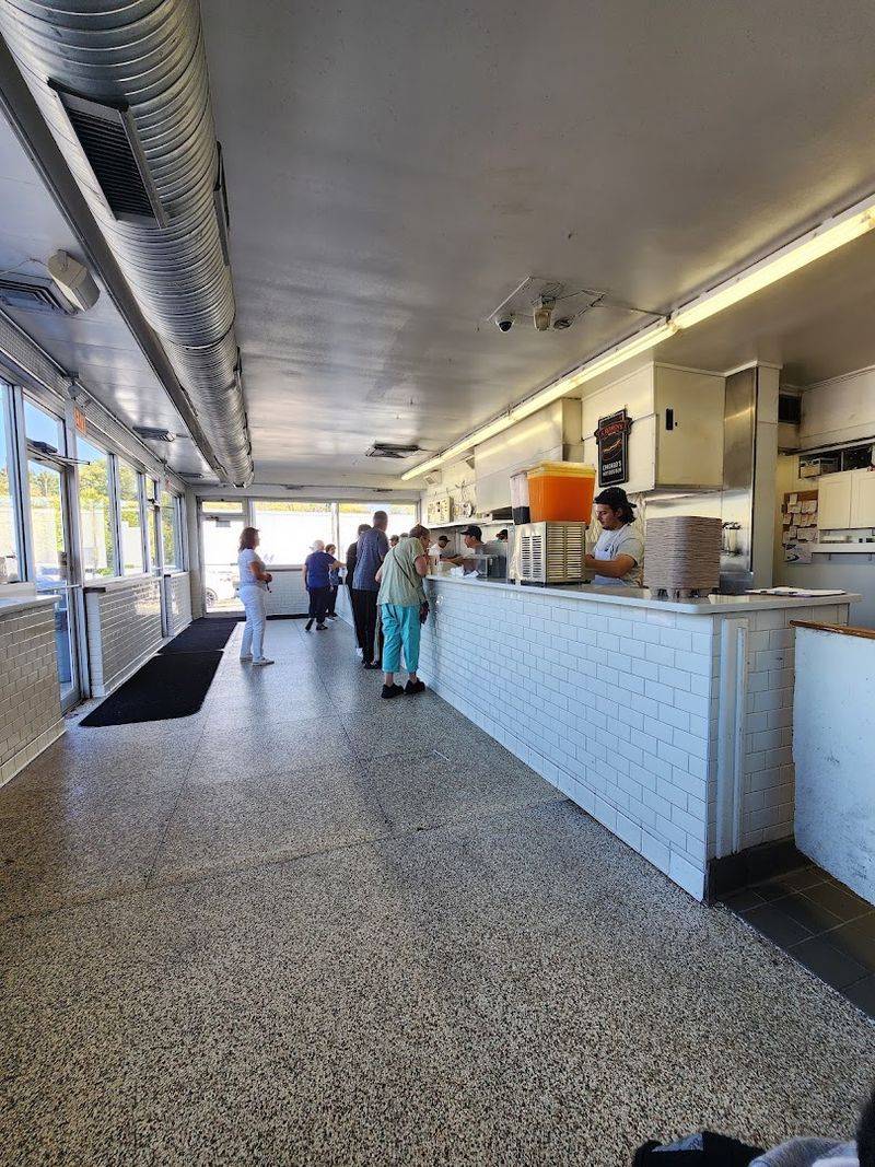 No-frills dining setup No-frills dining setup