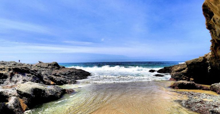 Nobody Believes This Tropical Beach Is Hidden In California