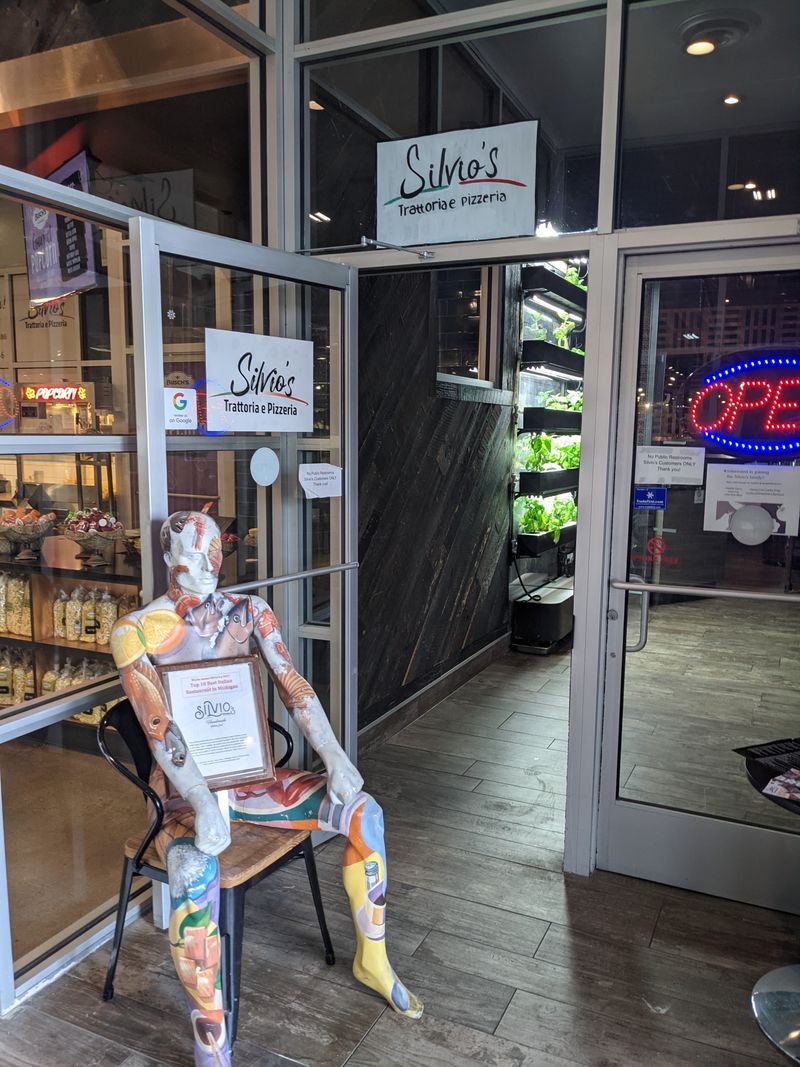 Silvio’s Trattoria E Pizzeria, Canton