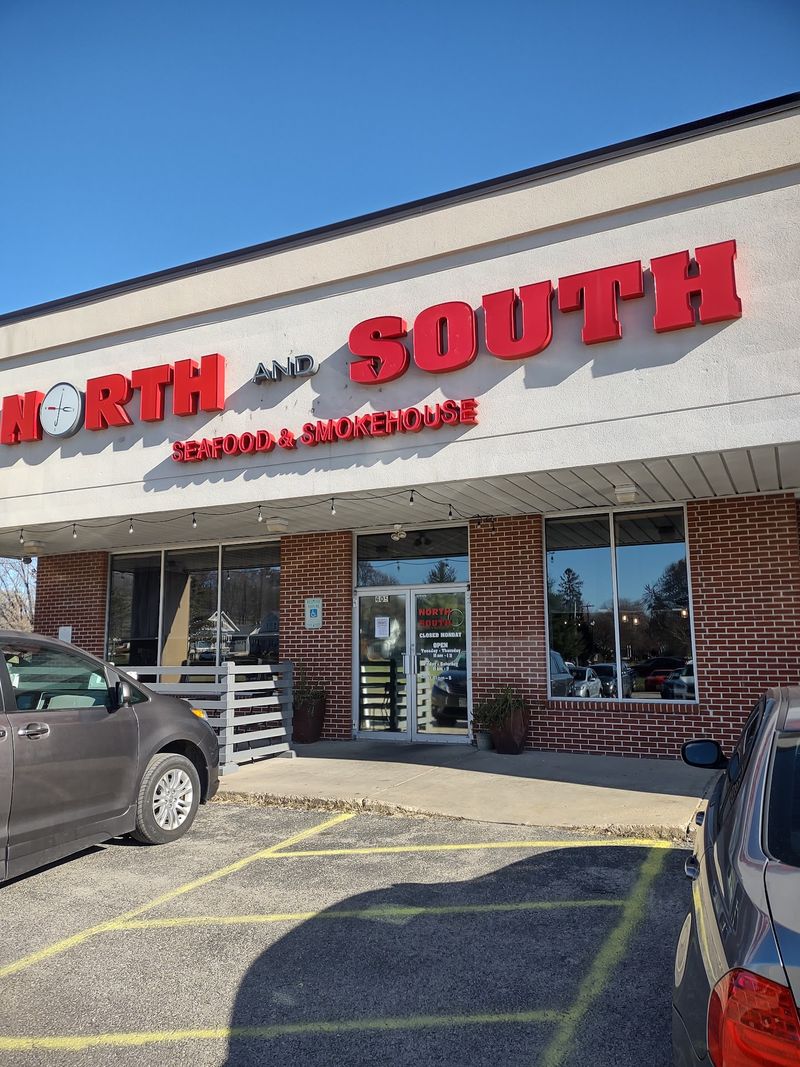 North And South Seafood & Smokehouse