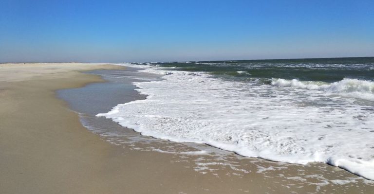 North Carolina Is Hiding A Beach So Beautiful It Rivals The Islands
