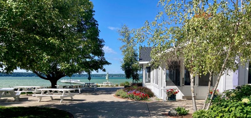 Main Street Without The Show