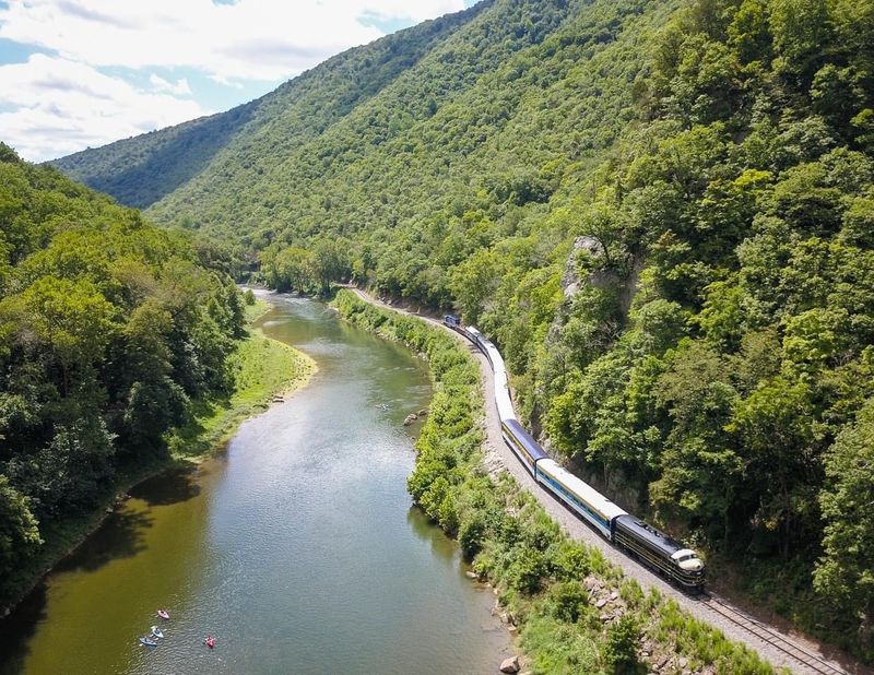 Trough Canyon – Potomac Eagle Scenic Railroad, Romney