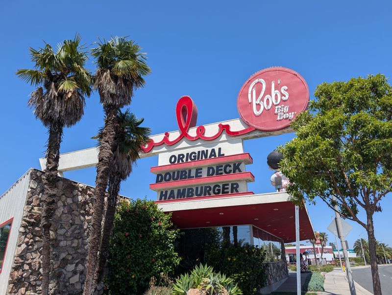 The Enduring Charm Of Bob’s Big Boy Broiler