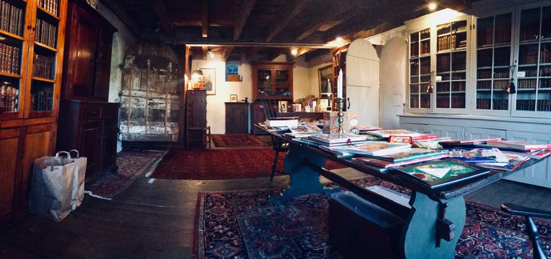 Where Bookworms Lose Track of Time