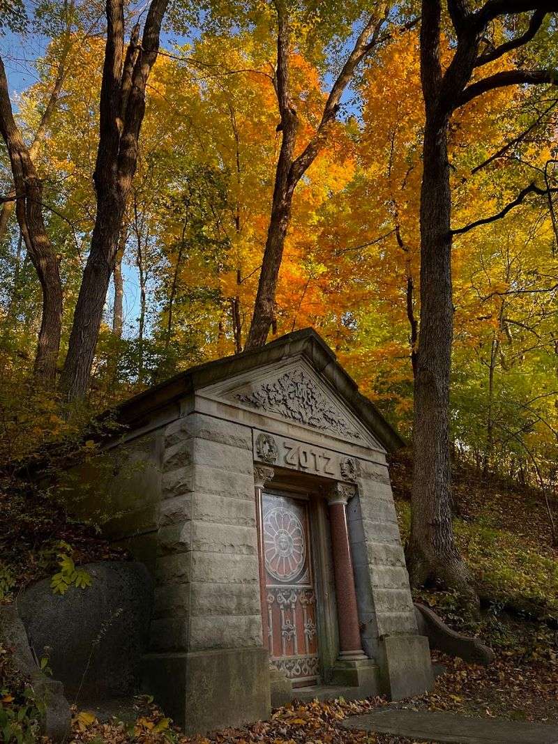 Springdale Cemetery, Peoria