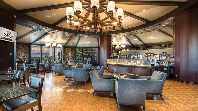 HK’s Restaurant and Bar (Lake Ozark)