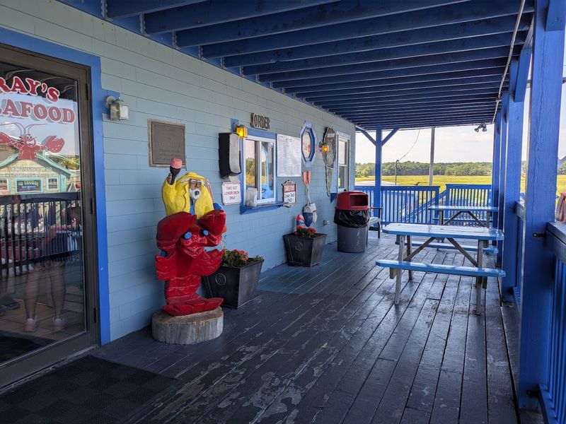 Ocean Views That Make Every Meal Feel Like A Postcard