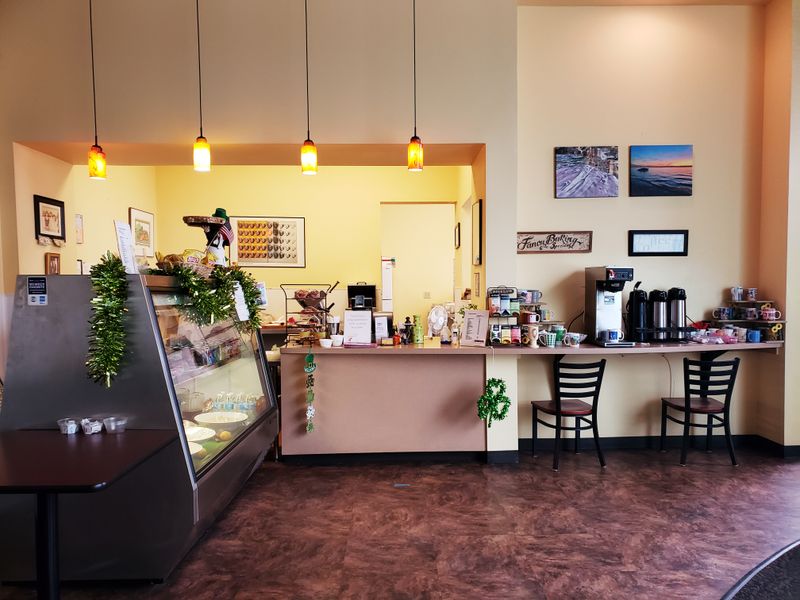 Risa's Deli, Restaurant & Catering