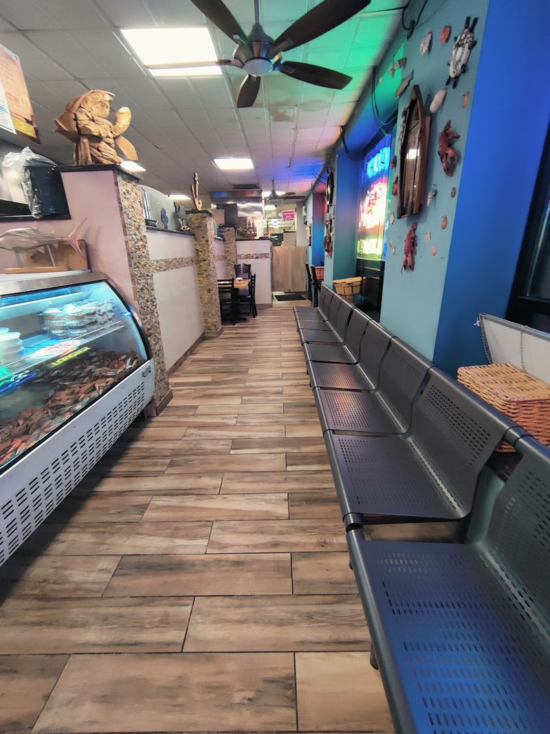 Off the Hook Seafood & Grill, East Lansdowne, PA