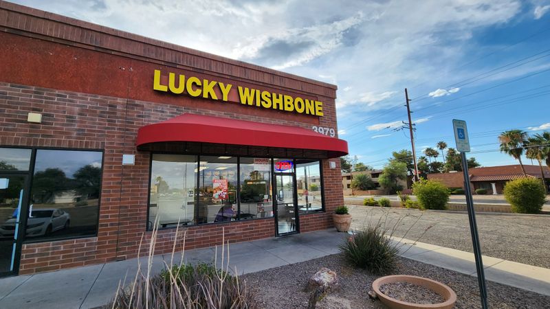 Lucky Wishbone – Oracle Road, Tucson