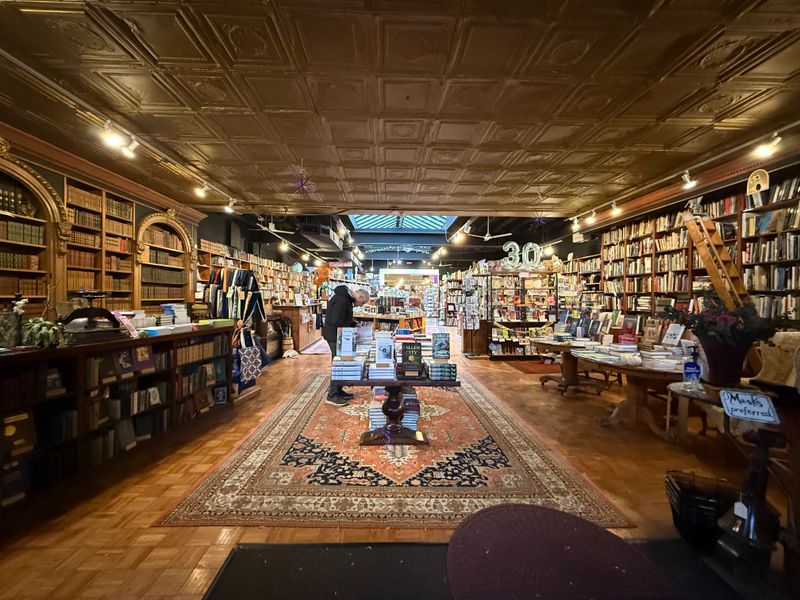 Loganberry Books – Shaker Heights (Cleveland)