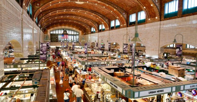 Ohio Has A Century-Old Market Where Every Aisle Feels Like A Flavor Hunt