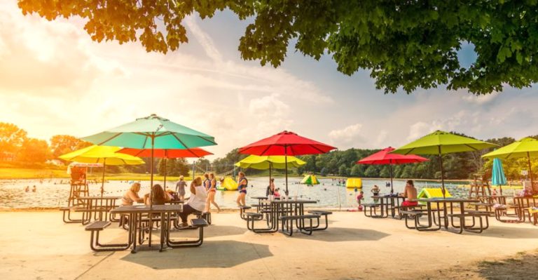 Ohio Has A Splashy Summer Stop That Belongs On Every Family Day Trip List