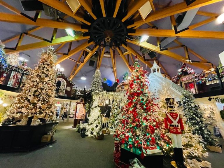 Ohio In December Ohio's Year-Round Christmas Destination Is As Magical As It Sounds ...