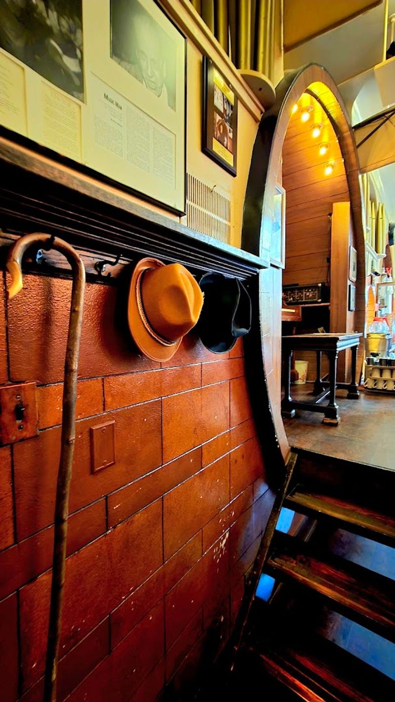 Downstairs Charm And Continuity