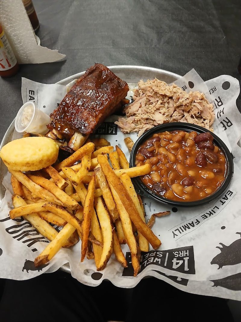Old Carolina Barbecue Company, Canton