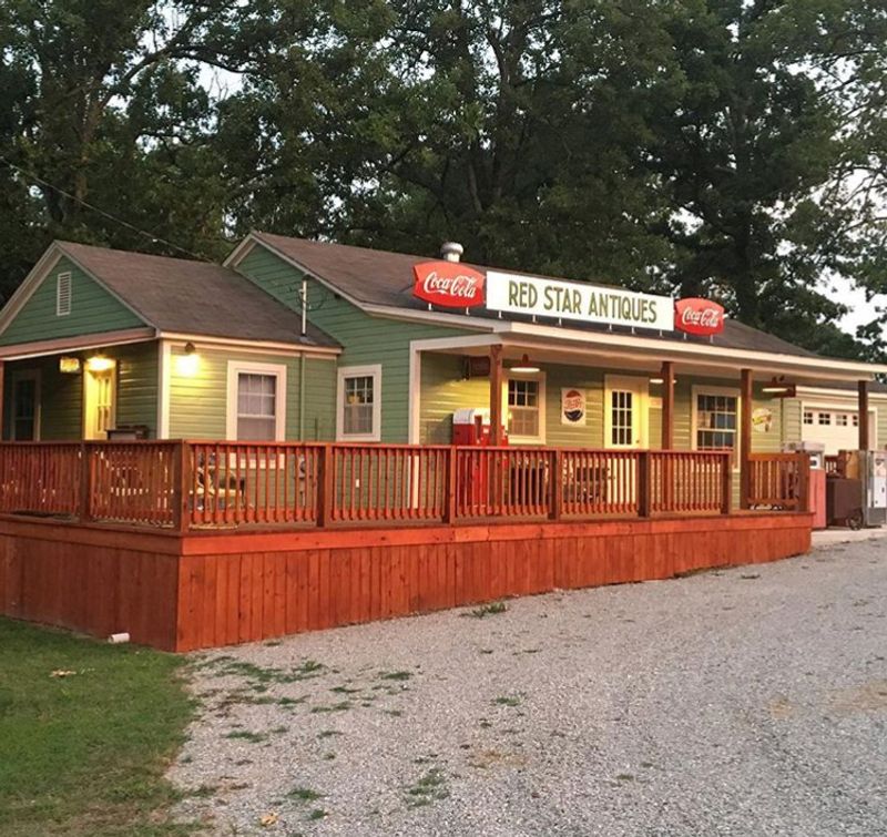 Red Star Antiques, Mountain Home