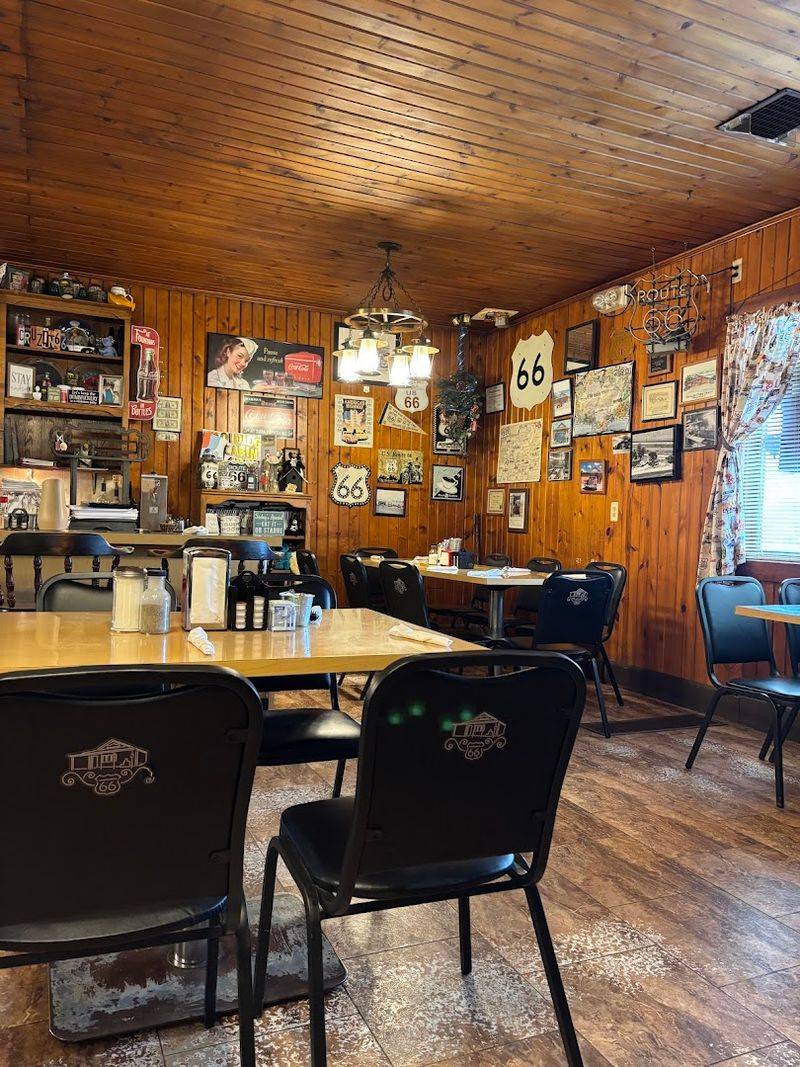 Old Log Cabin Restaurant - Pontiac