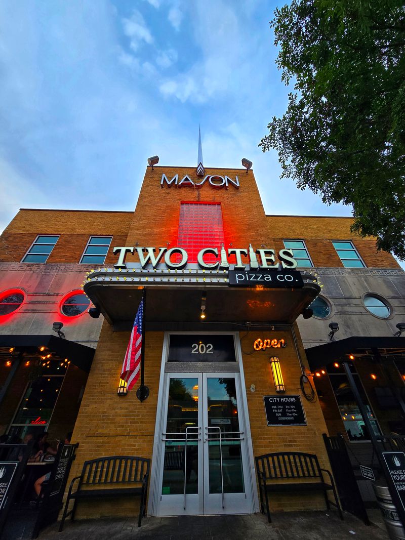 Two Cities Pizza Company, Mason