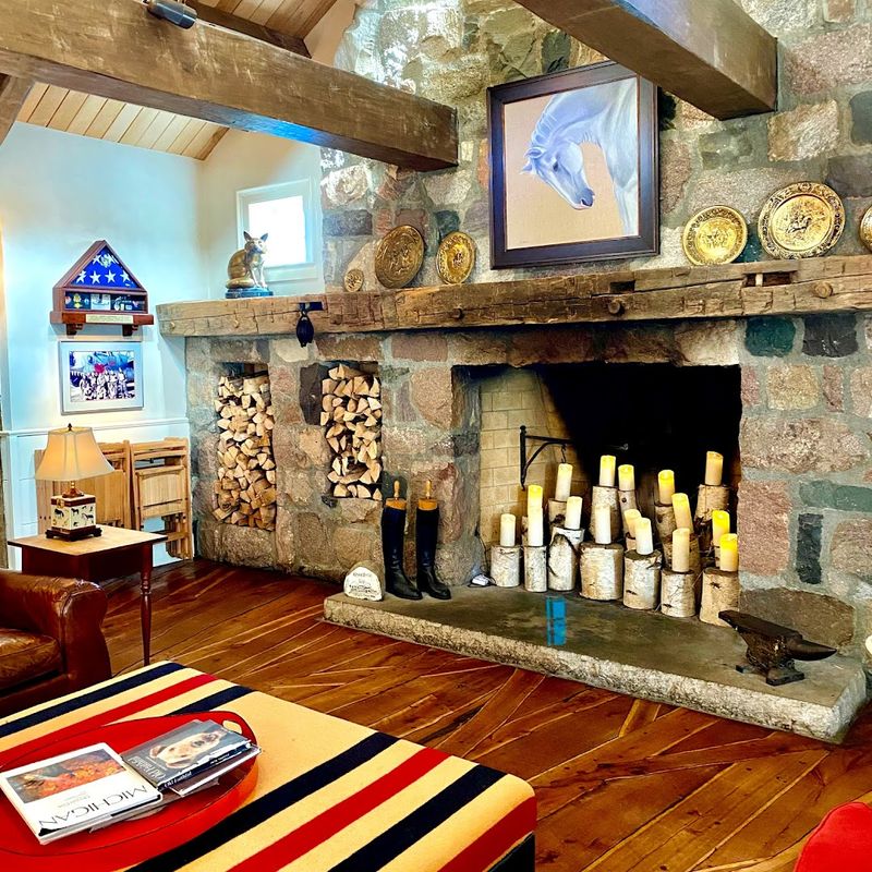 White Horse Inn, Metamora