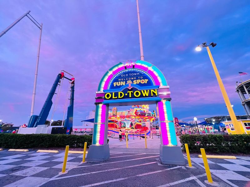 Old Town Shopping And Entertainment Right Next Door