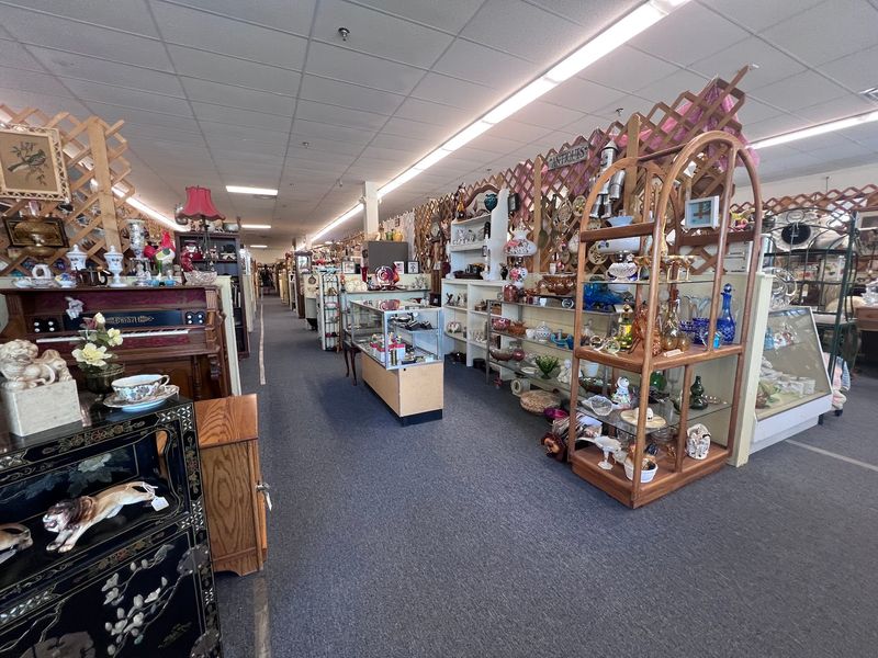 Old Wagon Antique Mall - Northglenn Old Wagon Antique Mall - Northglenn