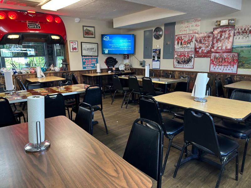 Smokey Pig Bar-B-Q, Bowling Green