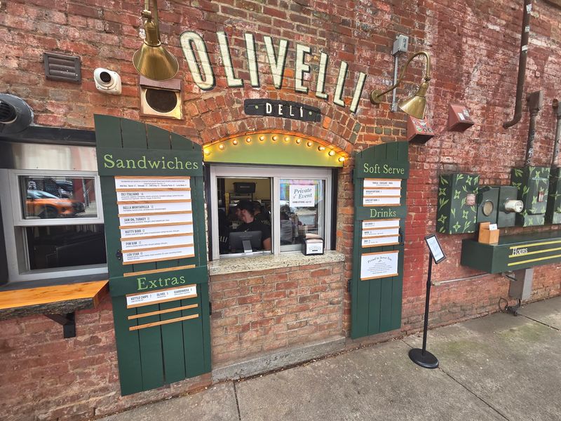 Olivelli Deli