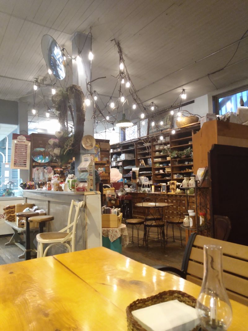 Olivesburg General Store, Ashland