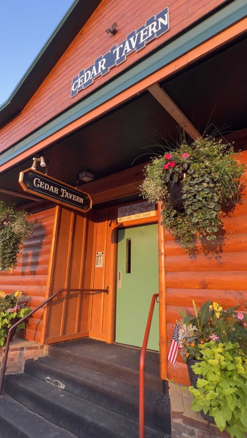 Cedar Tavern, Cedar