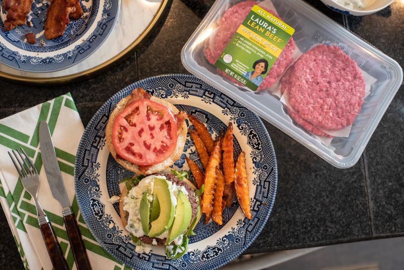 Laura’s Lean Beef Café – 12195 Lebanon Rd, Sharonville, OH 45241