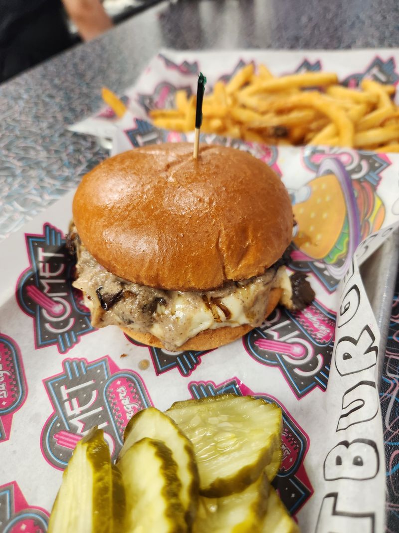 Comet Burgers, Royal Oak