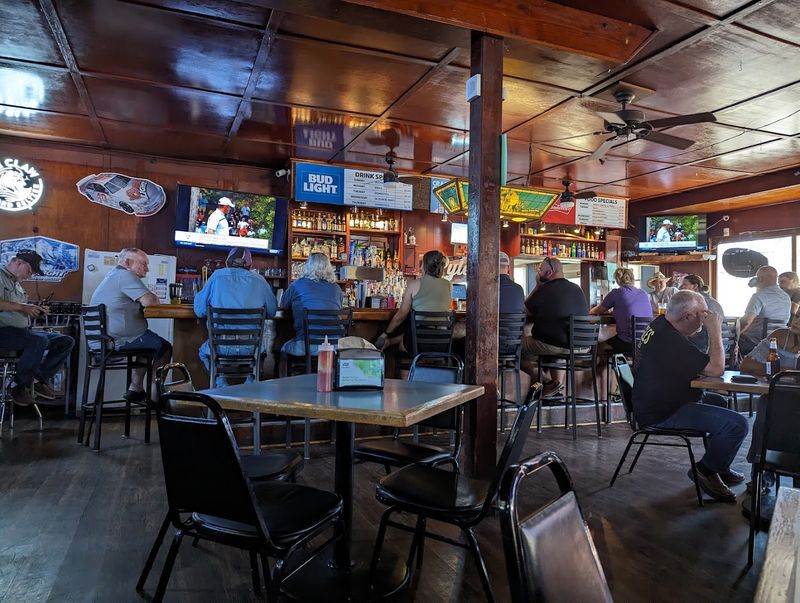 Lyle's Tavern, Maryville