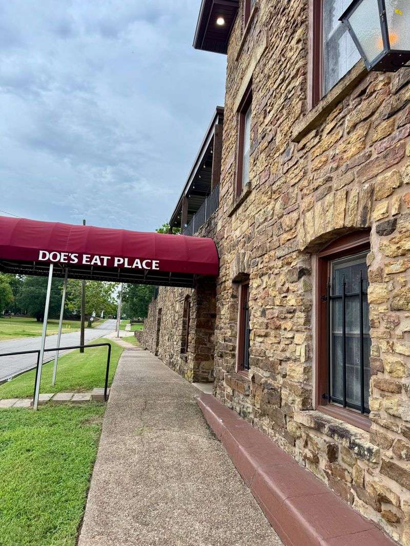 Doe’s Eat Place