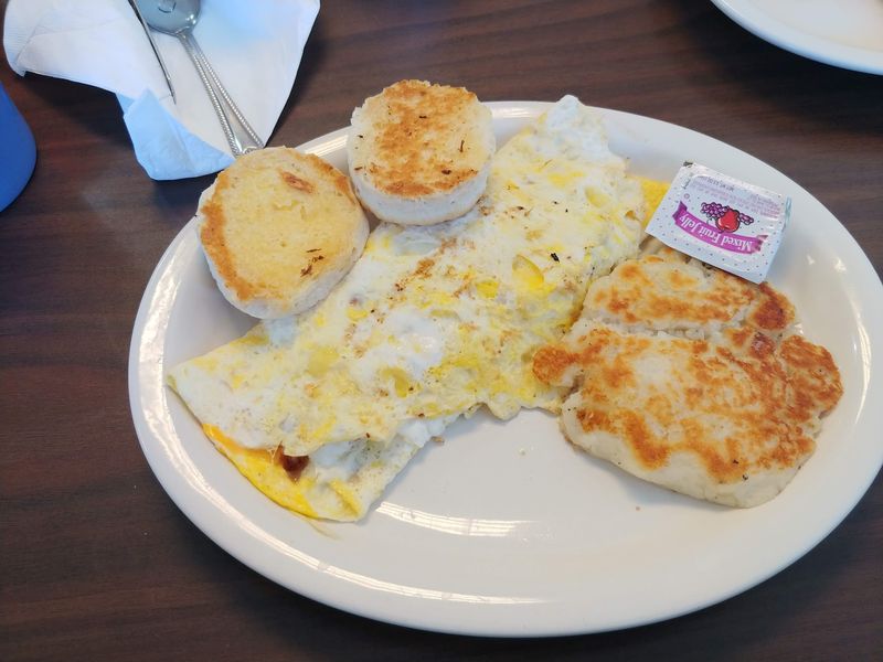 Omelets, French Toast, And A Pearl's Bowl