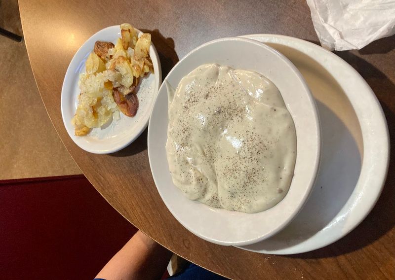 Biscuits, Gravy, and the Kind of Comfort Food That Earns Repeat Visits