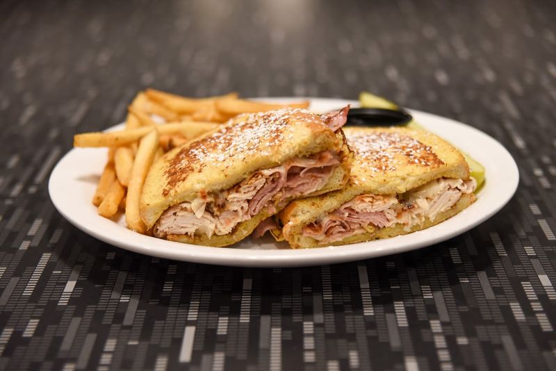 Amazing Sandwiches That Hold Their Own At Lunch