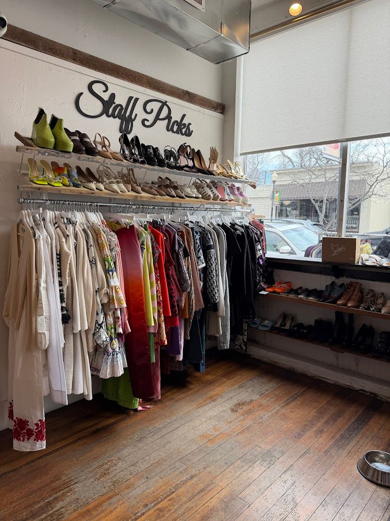 Designer Labels at Prices That Do Not Require a Deep Breath
